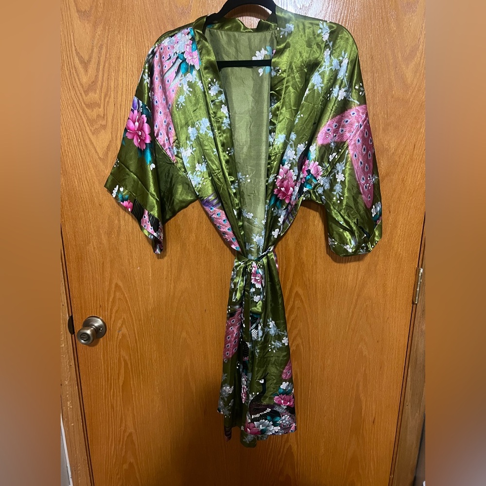 Floral Kimono Robe in Green and Pink